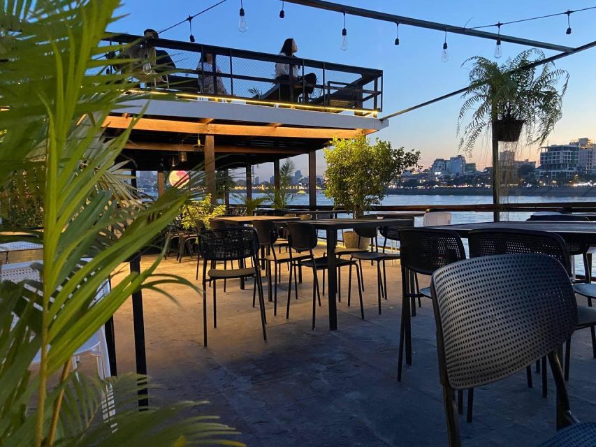 Nightlife three hours food tours - Timing, meeting arrangements, and communication
