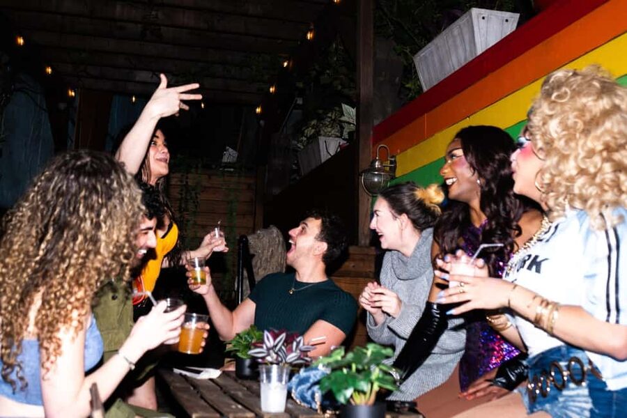 NYC: Drag Highlights - Bar Crawl & Show – Drinks Included! - Key points at a glance