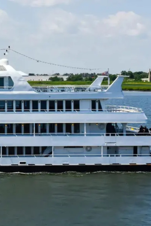 NYC: July 4th Fireworks Party Cruise with BBQ Buffet & Bar - A DJ-led party before the fireworks