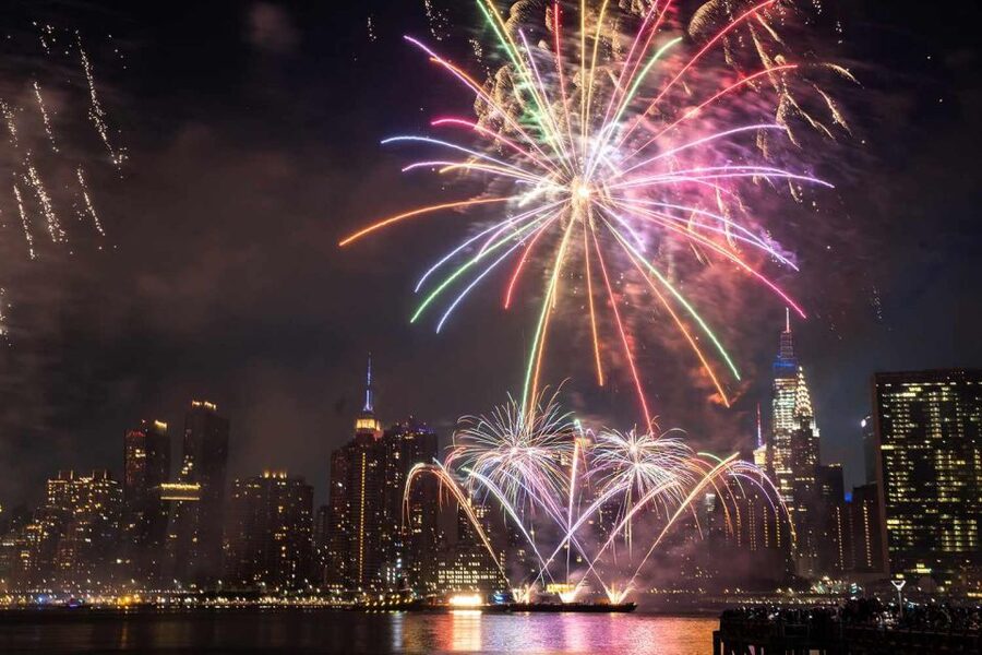 NYC: July 4th Fireworks Party Cruise with BBQ Buffet & Bar - Who should book the Cornucopia Princess
