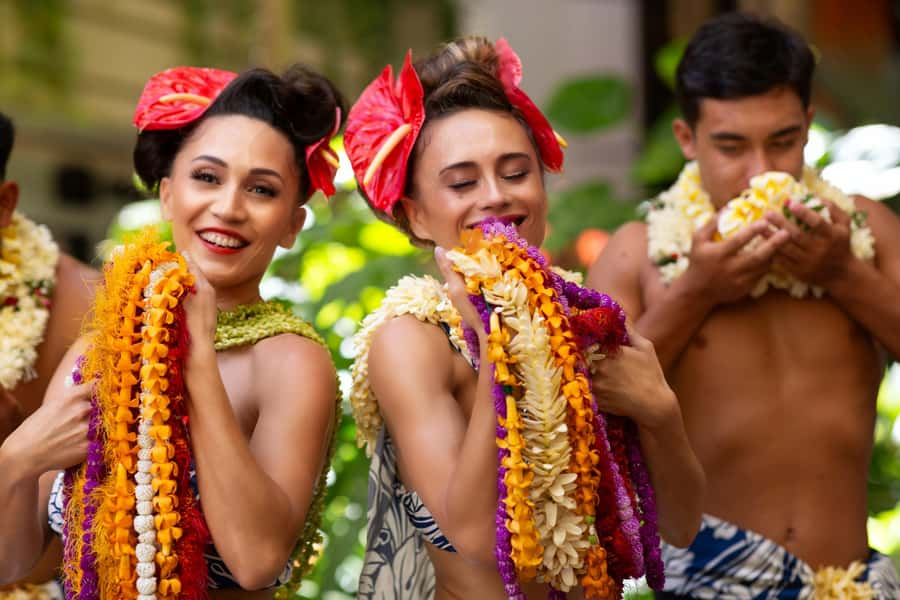 Oʻahu: Nā Lei Aloha Lūʻau & Dinner or Cocktail Show Option - Key points to know before booking
