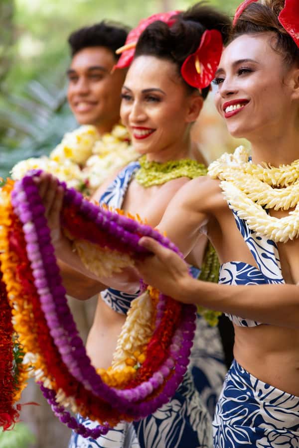 Oʻahu: Nā Lei Aloha Lūʻau & Dinner or Cocktail Show Option - What the show does best