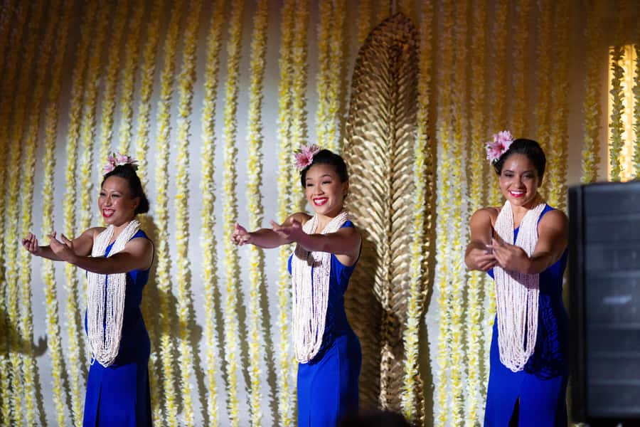 Oʻahu: Nā Lei Aloha Lūʻau & Dinner or Cocktail Show Option - Arriving at the Hyatt Regency’s third-floor terrace