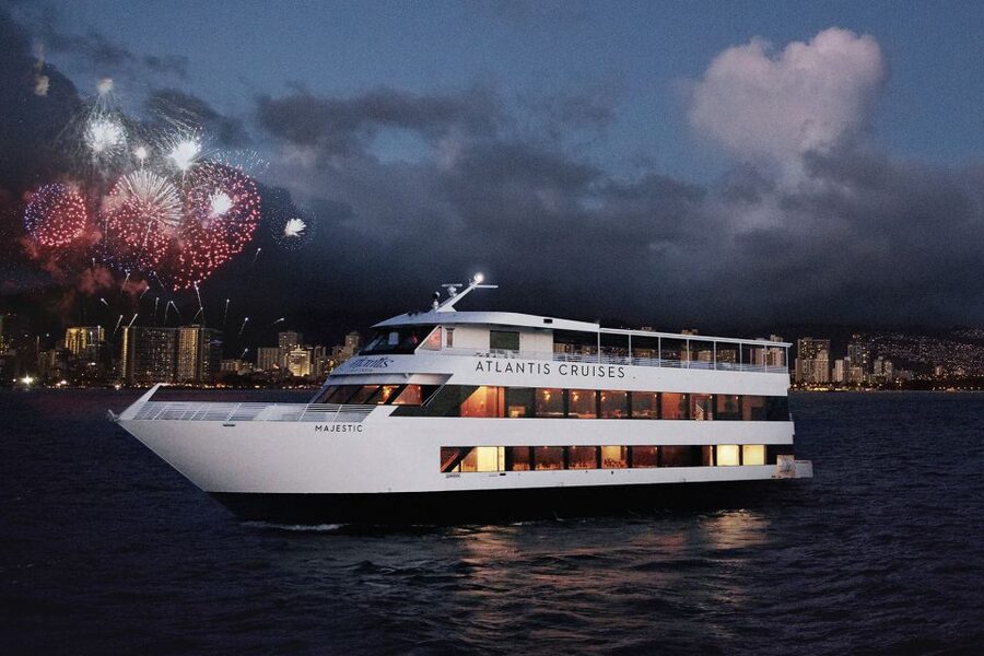 Oahu: Friday Night Fireworks Cocktail Cruise - Why the top deck matters at sunset