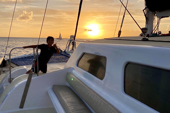 Oahu's Waikiki Coast: Moana’s Sunset Cocktail Sail - Drinks from the premium full bar