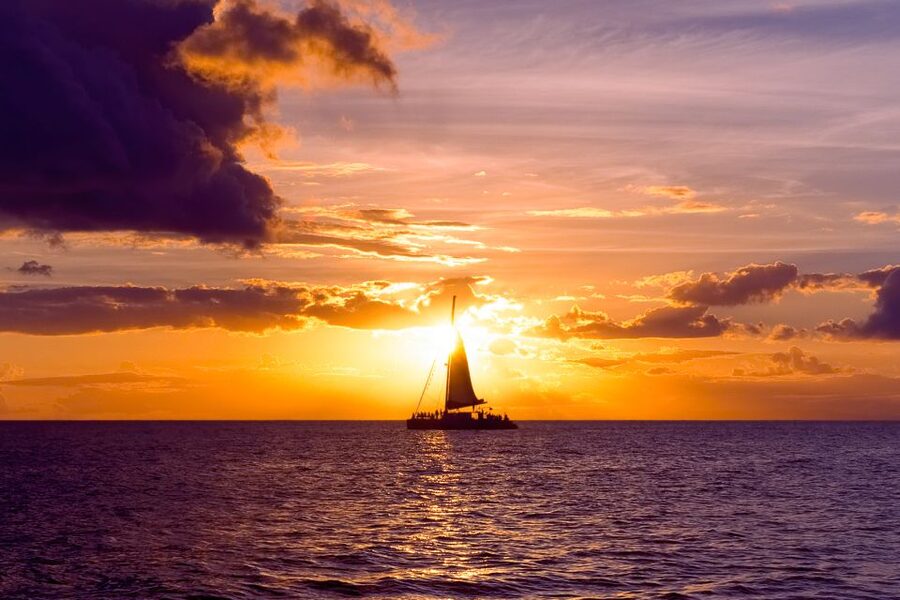 Oahu: Waikiki Sunset Catamaran Cocktail Cruise - Cocktails, snacks, and the social mood