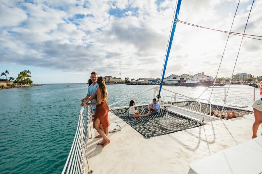 Oahu: Waikiki Sunset Catamaran Cocktail Cruise - Who should book this cruise?