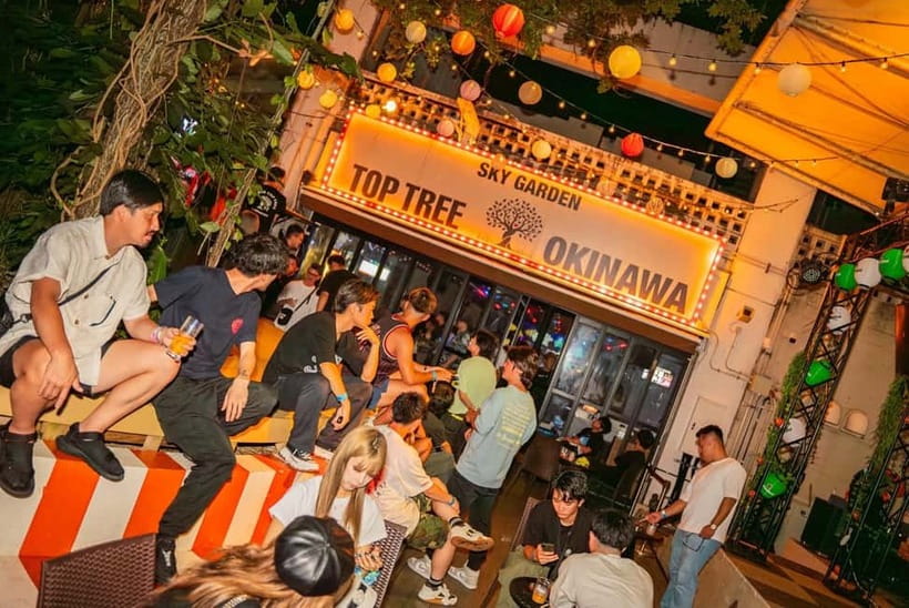 Okinawa:Sky BAR TOPTREE Nightclub Entry Ticket+Drink & VIP - The food hall: four tickets and plenty of choice