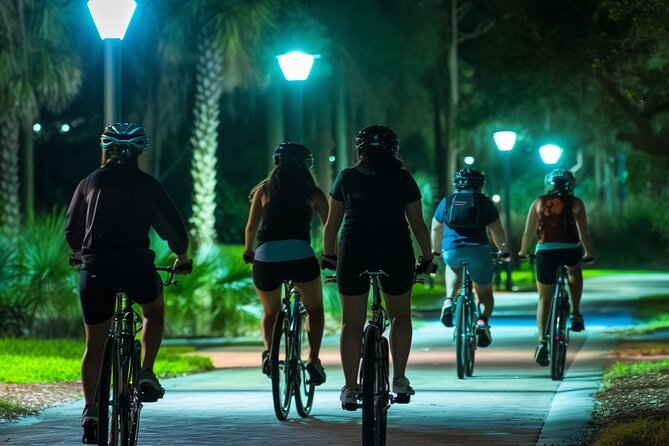 Orlando Night Bike Tour: A Fun Ride Thru the City’s Nightlife - Lake Eola adds a peaceful middle stretch