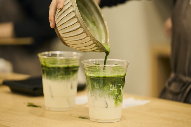 Osaka: 2-Hour Nightlife District Walking & Local Food Culture - What the guides add to the experience