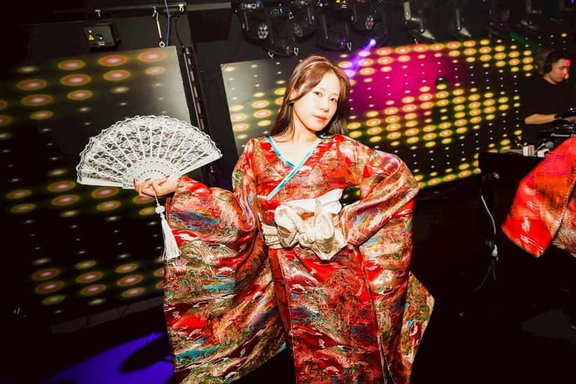 Osaka Dotonbori:GIRAFFE Nightclub Ticket with Drink/VIP Plan - Who should book this night?