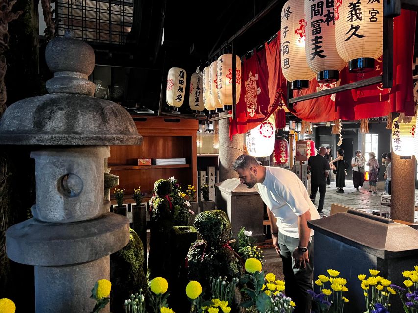 Osaka: Izakaya Bars Guided Walking Tour - Who should book this Osaka night out?