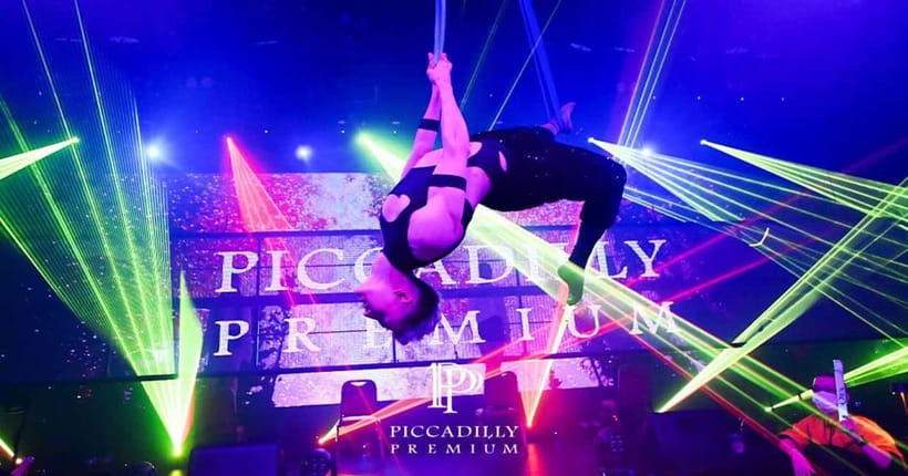 Osaka Umeda：PICCADILLY LIVE SHOW & NIGHTCLUB TICKET & Shisha - What the price means for value