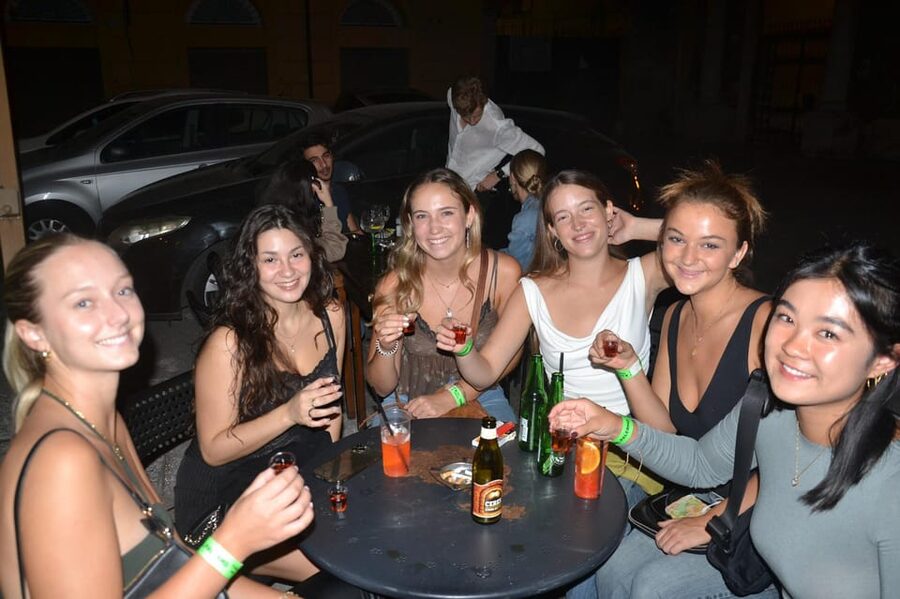Palermo: Guided Bar Crawl with Shots and Discounts on Drinks - Who should book this Palermo night out?