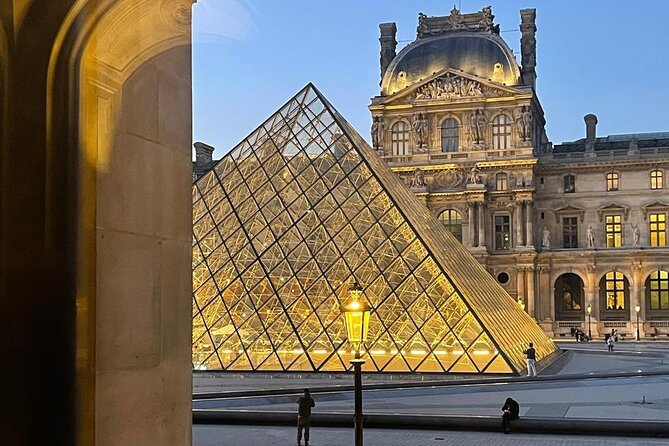 Paris Darkest Tales A Night of Secrets and Legendary Bar Tour - Key points to know before booking