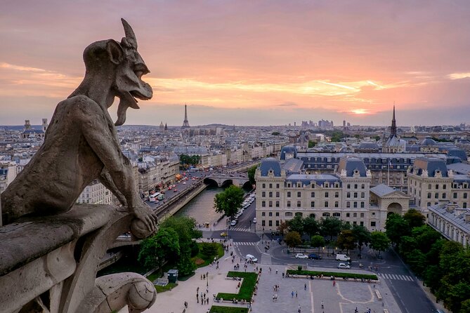 Paris Darkest Tales A Night of Secrets and Legendary Bar Tour - Why this Paris night walk feels different