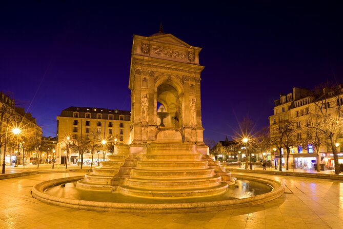 Paris Darkest Tales A Night of Secrets and Legendary Bar Tour - Pont des Arts, vampires, and a city after dark