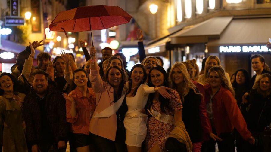 Paris: Latin Quarter Guided Pub Crawl to Bars and Clubs - Key details before you book