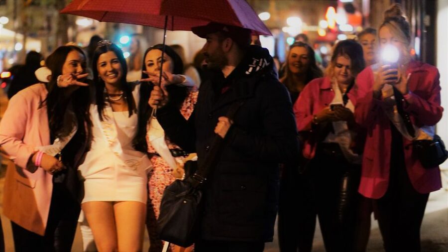 Paris: Latin Quarter Guided Pub Crawl to Bars and Clubs - The final nightclub and VIP entry