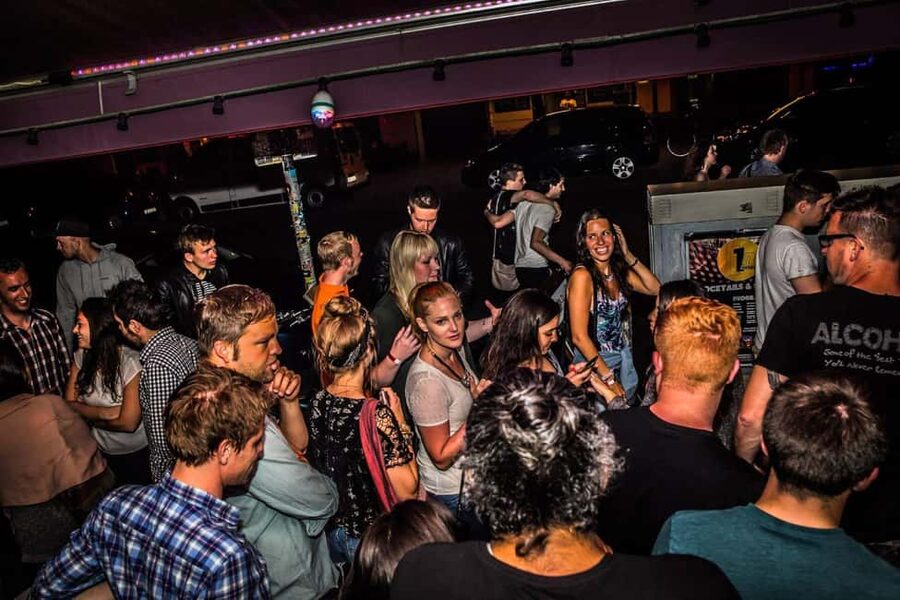 Paris: Pub Crawl with Shots and Nightclub Entry - Booking flexibility and practical details
