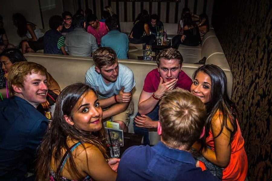 Paris: Pub Crawl with Shots and Nightclub Entry - Starting at McBrides Pub on Rue Saint Denis