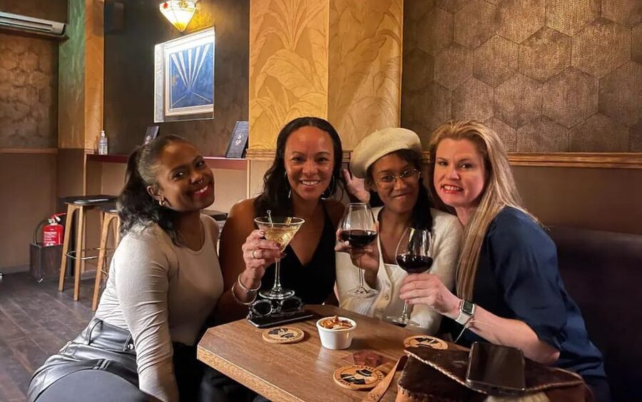 Paris: Speakeasy and Hidden Bars Tour - Group size, timing, and the social side