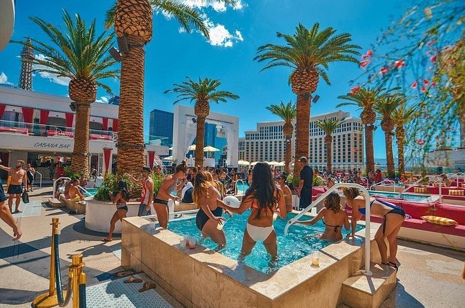 Party Bus Dayclub Crawl - The party bus transfer between venues
