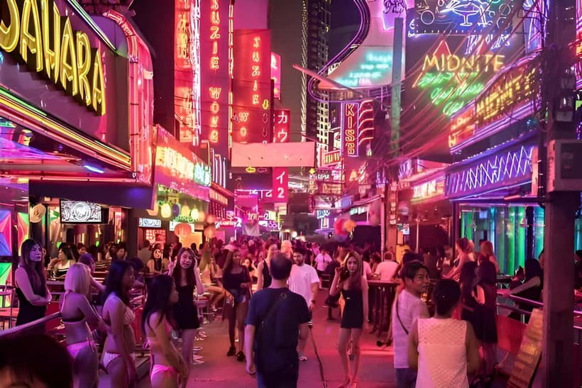Pattaya: Rooftop, Nightclubs, Nightmarket & Walking Street - The night in five useful points