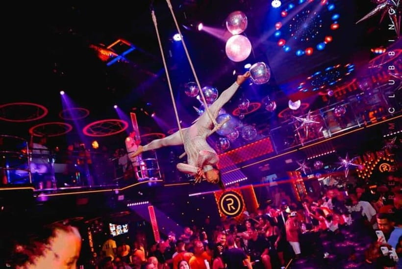 Pattaya: Rooftop, Nightclubs, Nightmarket & Walking Street - Byblos Beach Club and the welcome drink