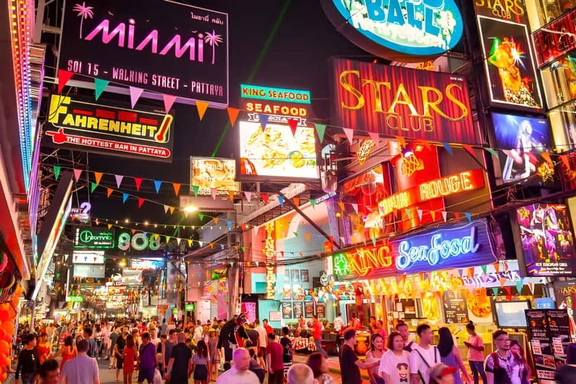 Pattaya: Rooftop, Nightclubs, Nightmarket & Walking Street - Starting above Central Pattaya at Horizon Rooftop