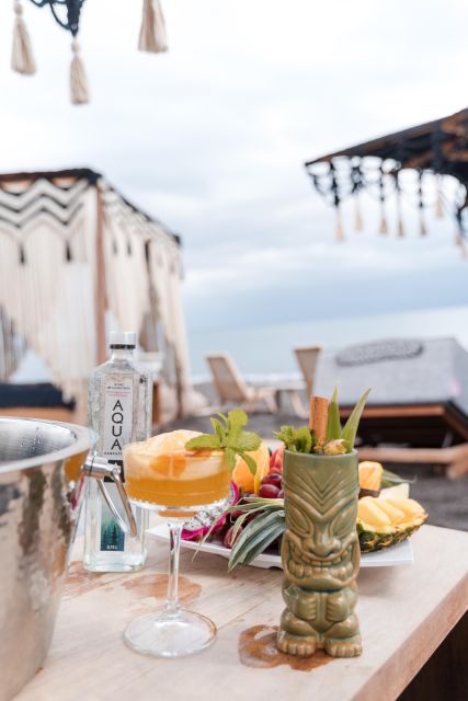 Perivolos Beach: Sun-Bed Experience FortyOne Bar Restaurant - What the service feels like during the day