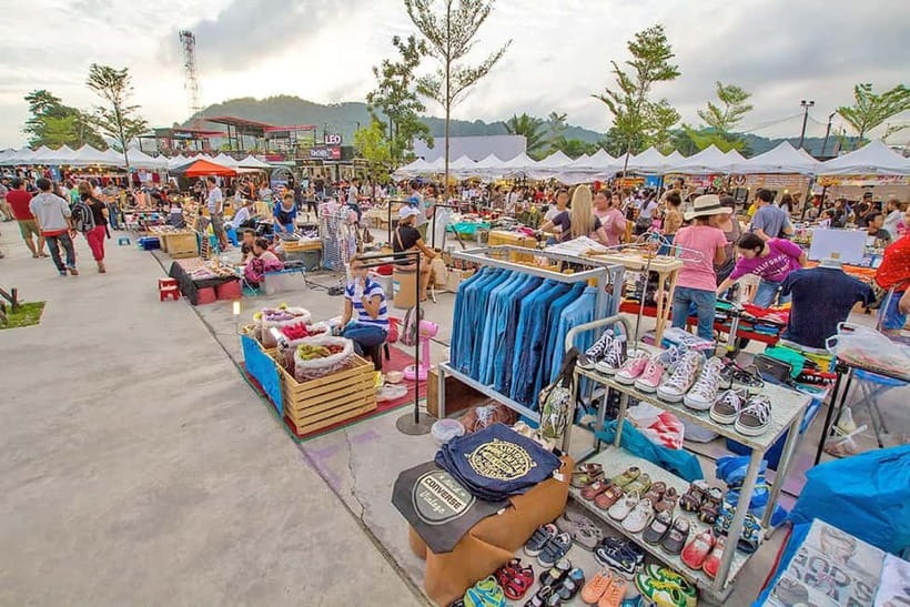 Phuket: Sunset, Beach, and Nightlife Tour with Local Food - Rawai Beach: waves, a drink, and a short pause