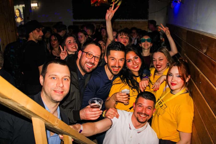 Porto: 4 Bar Pub Crawl, 7 Drinks, & Skip-the-Line Club Entry - Is $21 good value?