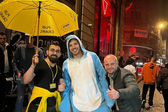 Porto Pubcrawl: 5h,7 Drinks,4 bars &Skip the line Club Entry - What this Porto night out is really like