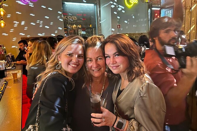 Porto Pubcrawl: 5h,7 Drinks,4 bars &Skip the line Club Entry - Skip-the-line club entry on Rua de Cândido dos Reis