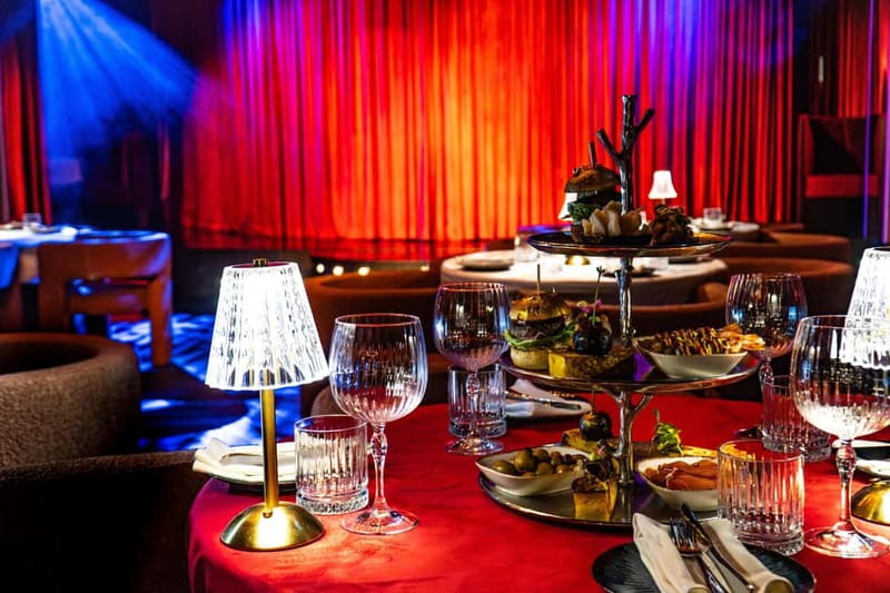 Prague: Cabaret Show at Medusa - Nightlife Prague - Timing Your Prague Evening