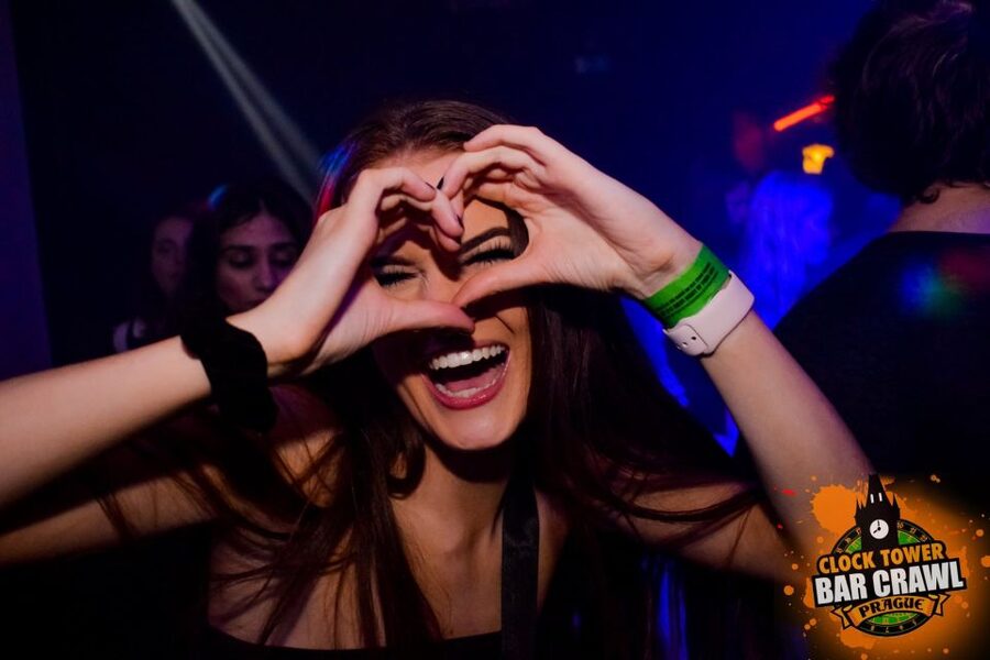 Prague: Clock Tower Bar Crawl ending at the BIGGEST CLUB - Key points at a glance