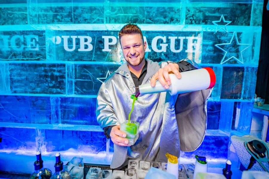 Prague: Entry ticket to Ice Pub Prague with Nightclub Option - Dressing for a room at -7 degrees