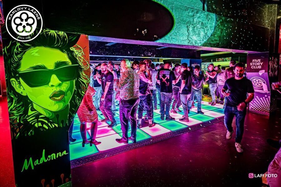 Prague: Entry ticket to Ice Pub Prague with Nightclub Option - Ice sculptures, seats, and photo opportunities