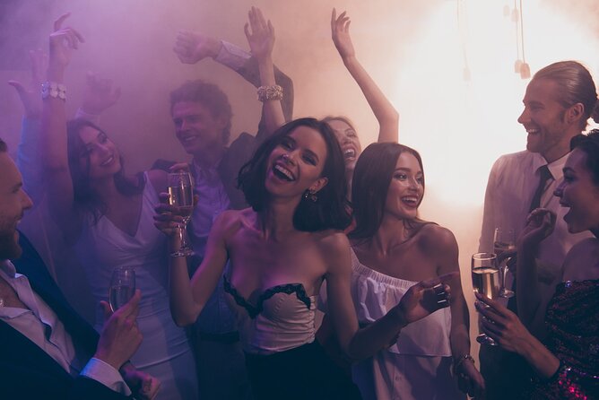 Prague Nightlife Ticket - CAFE 80s needs careful timing