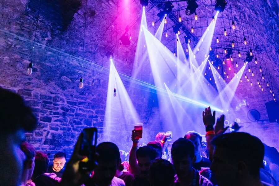 Prague: Pub Crawl with Unlimited Drinks & 5-floor Club Entry - Key points to know before booking