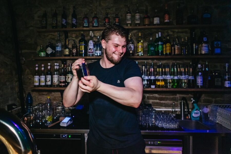 Prague: Pub Crawl with Unlimited Drinks & 5-floor Club Entry - Practical details that can make the night better