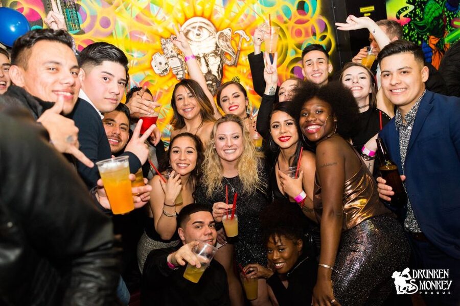 Prague: Pub Crawl with Unlimited Drinks, Bars & Club Entry - Welcome shots and skip-the-line entry