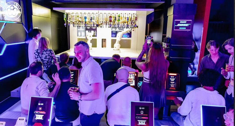 Prague: Robotic Bar Entry with a Drink Included - How long should you allow?
