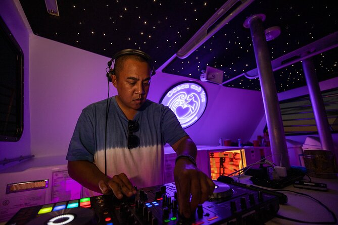 Premier Waikiki Sunset Party Cruise with Live DJ and Full Bar - Starting at Kewalo Basin Harbor at 5:30 pm