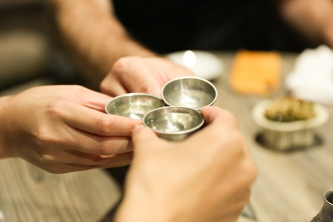 Private Food & Sake Tour in Central Kyoto with Sake Sommelier - Standing bars and the local side of Kyoto
