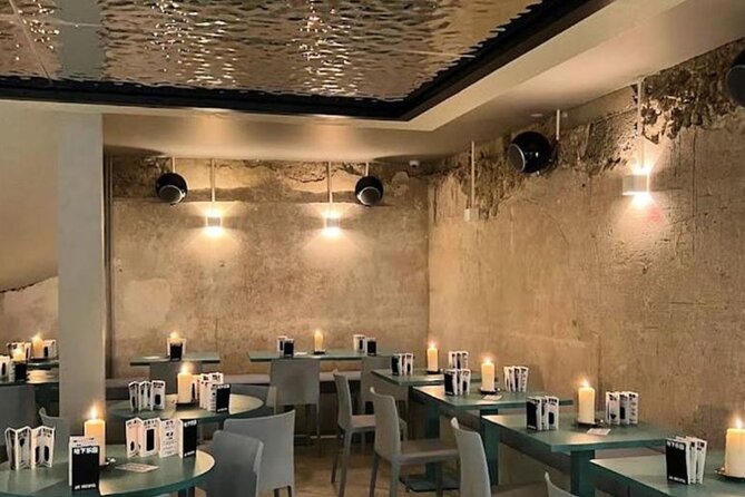 private groupe explore hidden bars & speakeasies in Paris - Who will get the most from this Paris evening