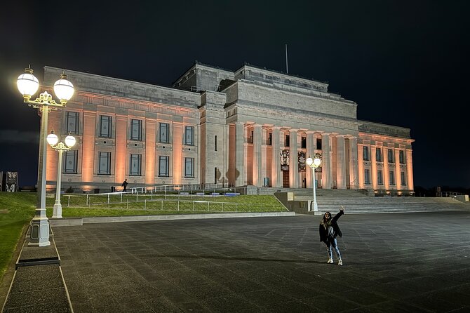 Private Night Tour of Auckland, Sky Tower Bar, Bridge & Museum - Why Auckland at night works so well