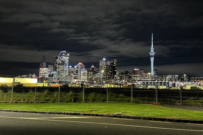 Private Night Tour of Auckland, Sky Tower Bar, Bridge & Museum - SkyBar at 182 metres: the evening’s main treat