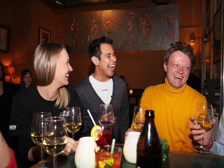 Private Night Tour: Viennese Food & Rooftop Cocktails - Neubau after dark, with shops and bars